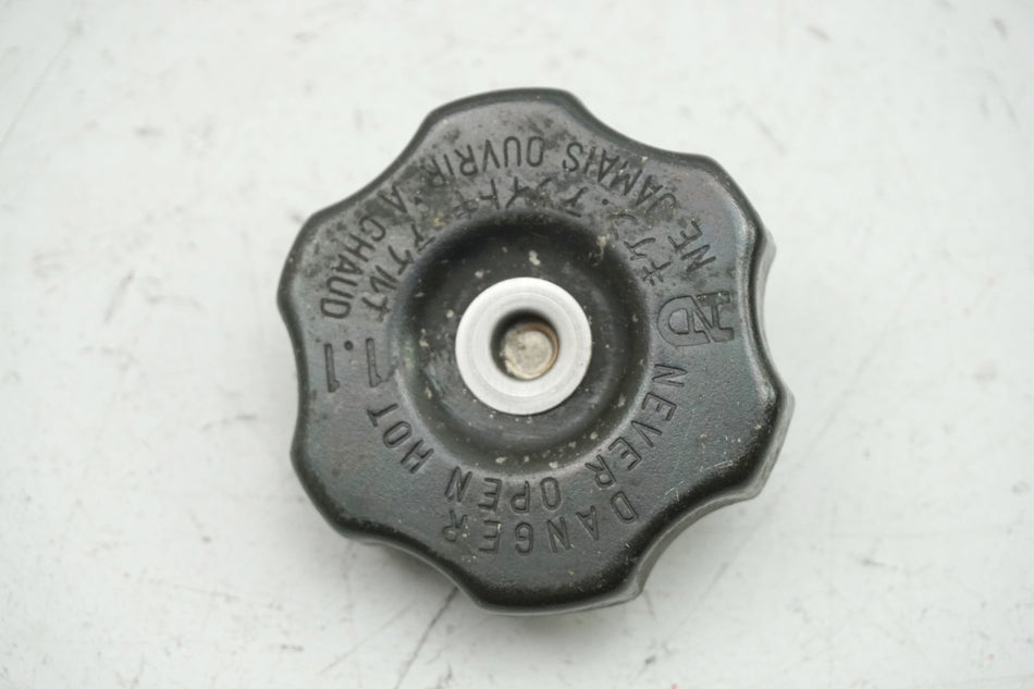 KAWASAKI GPZ 1100 ZXT10E Kühlerdeckel Verschluß Kühler Deckel Cover