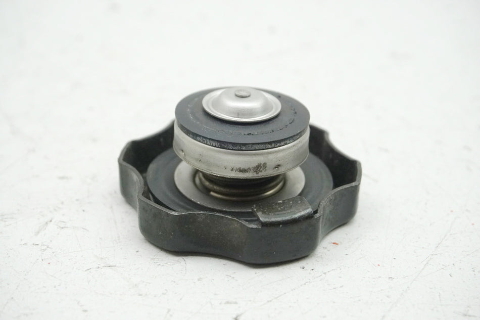 KAWASAKI GPZ 1100 ZXT10E Kühlerdeckel Verschluß Kühler Deckel Cover