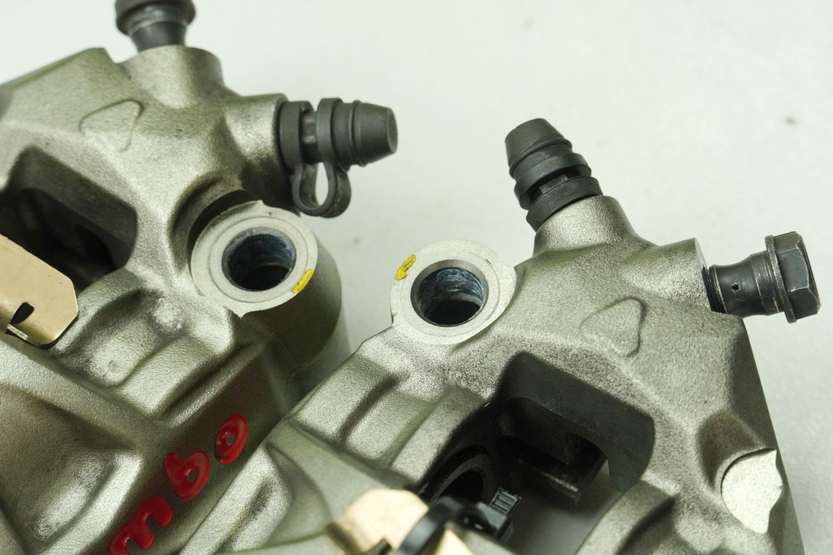 KTM 1290 SUPERDUKE R Bremssattel vorn li re Brembo Bremszange Bremskolben
