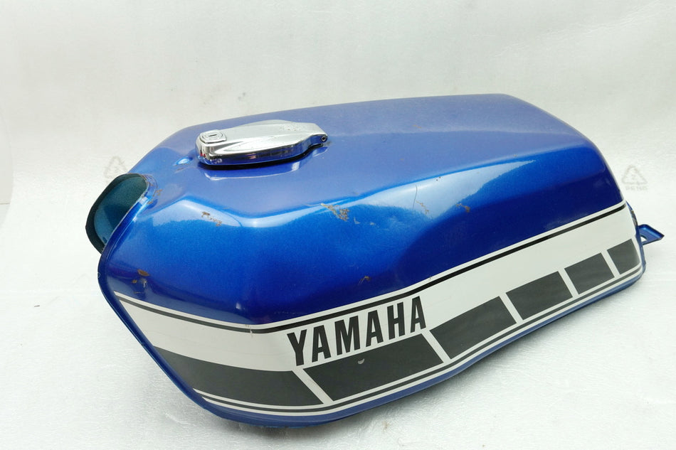 YAMAHA RD 250 1A2 Tanque de combustible original Gasolina Azul sin óxido