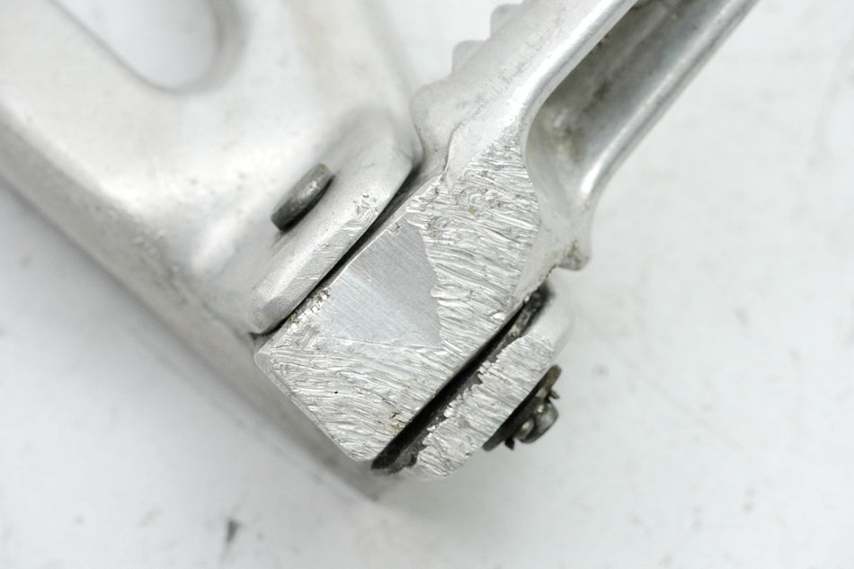 Honda CBR 900 SC28 Fußrastenanlage Sozius links Halter Fußraste Platte 92-95