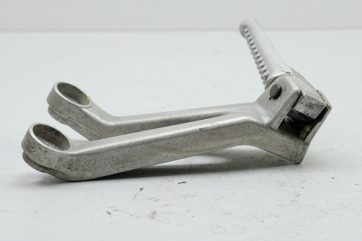 Honda CBR 900 SC28 Fußrastenanlage Sozius links Halter Fußraste Platte 92-95