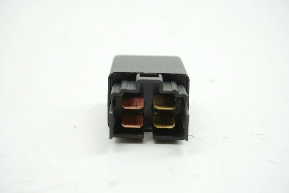 DAELIM VL 125 FI DAYSTAR BA1 Relé 12 V 20 A DAE-38500-BA4-0010