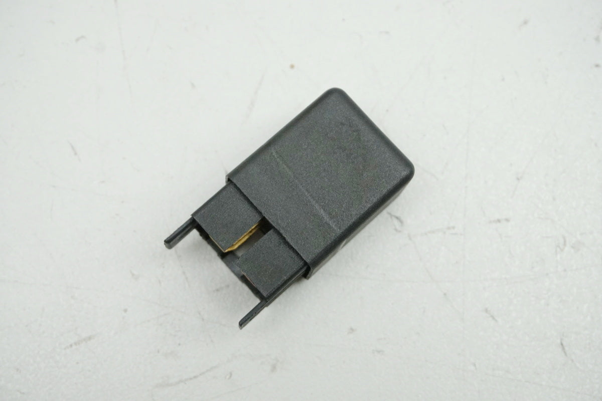 DAELIM VL 125 FI DAYSTAR BA1 Relais 12 V 20 A  DAE-38500-BA4-0010