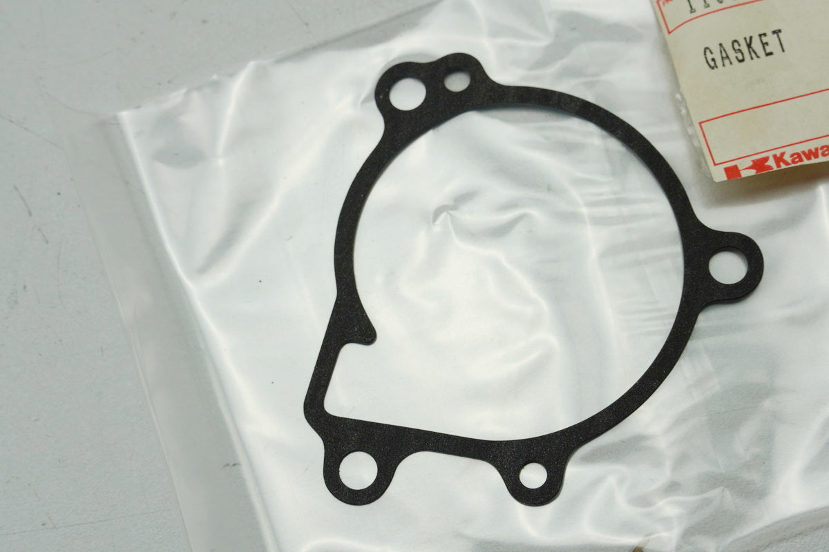Kawasaki Dichtung Wasserpumpendeckel Wasserpumpe 11060-1114 KLR KLX - NEU