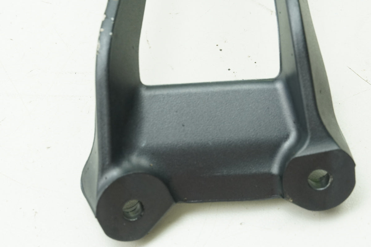 KTM 1290 SUPERDUKE Soporte estribera pasajero izquierda Soporte estribera Reposapiés