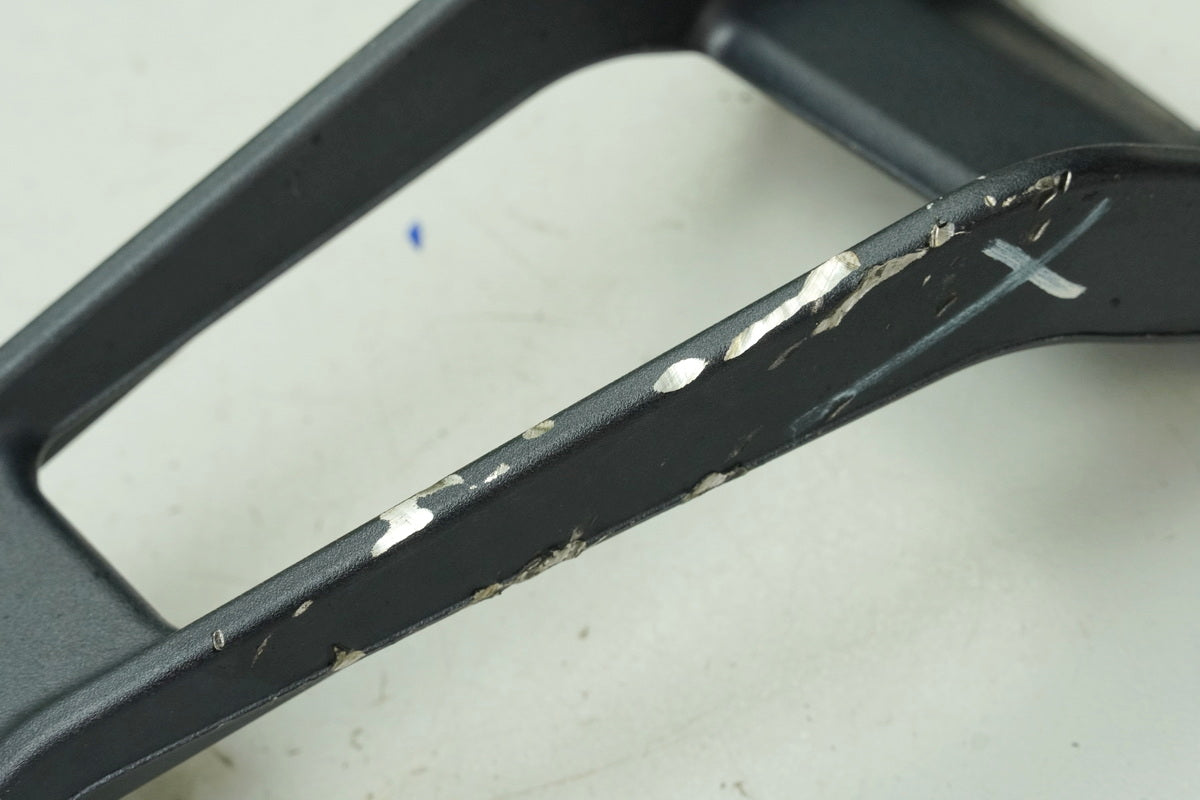 KTM 1290 SUPERDUKE Soporte estribera pasajero izquierda Soporte estribera Reposapiés