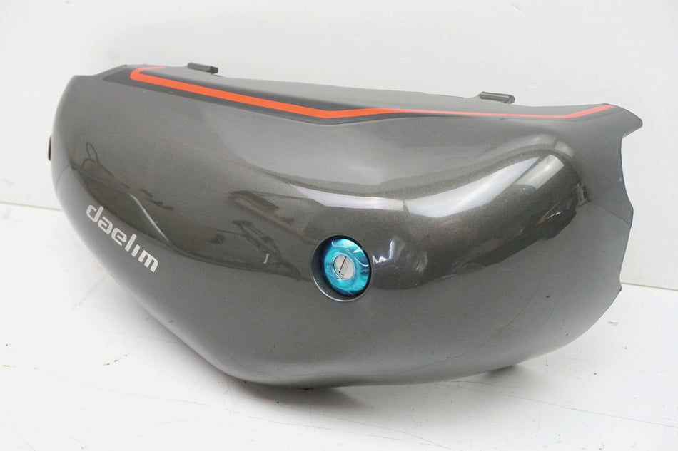DAELIM VL 125 FI DAYSTAR BA1 Tapa lateral derecha Cubierta Embellecedor