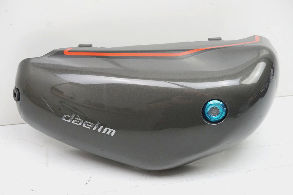 DAELIM VL 125 FI DAYSTAR BA1 Tapa lateral derecha Cubierta Embellecedor