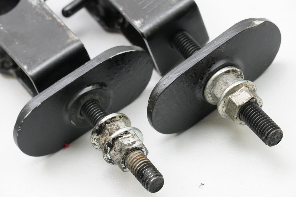 Royal Enfield Himalayan Kettenspanner Paar für Schwinge 18173 km