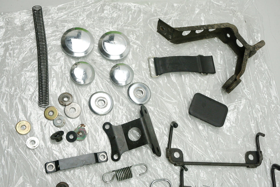 KAWASAKI GPZ 1100 ZXT10E Schrauben & Kleinteile