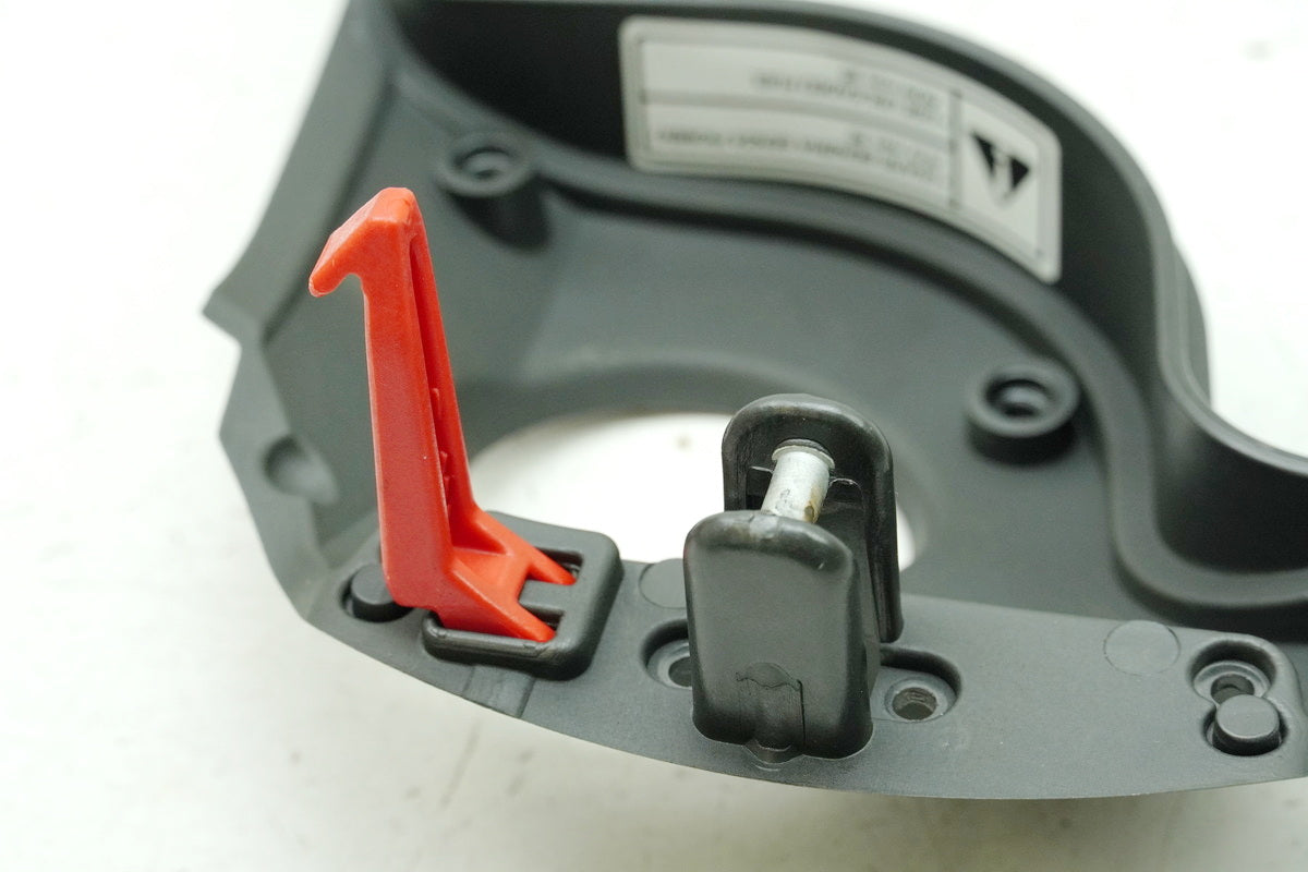 Aprilia Pegaso 650 660 Strada Tankabdeckung Deckel Staufach Cover innen Tank