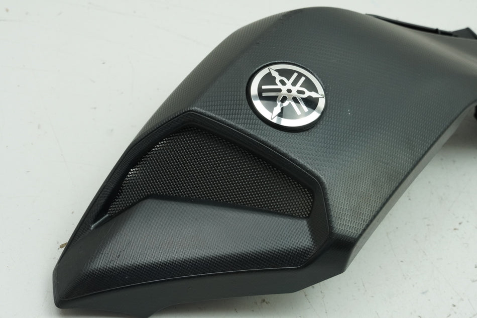 YAMAHA MT07 RM04 Carenado Tanque izquierdo Cubierta Tapa Toma de aire Conducto de aire