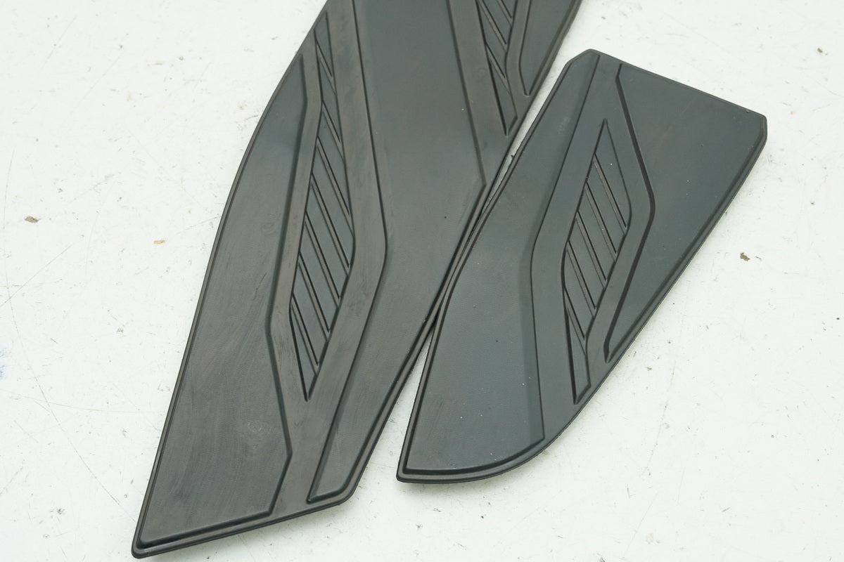 Honda NSS 125 AD JF69 Forza Trittgummi Bodenmatte rechts vorn & hin (Trittbrett)