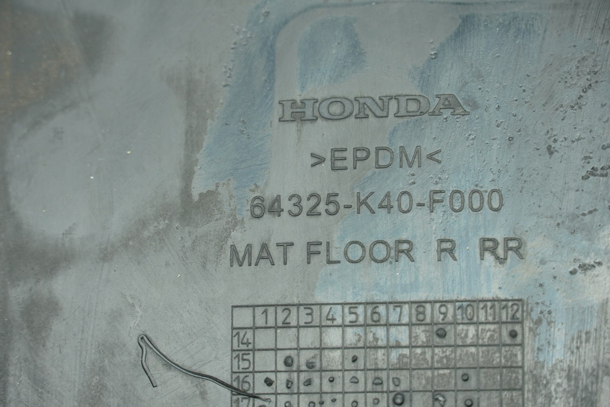 Honda NSS 125 AD JF69 Forza Trittgummi Bodenmatte rechts vorn & hin (Trittbrett)