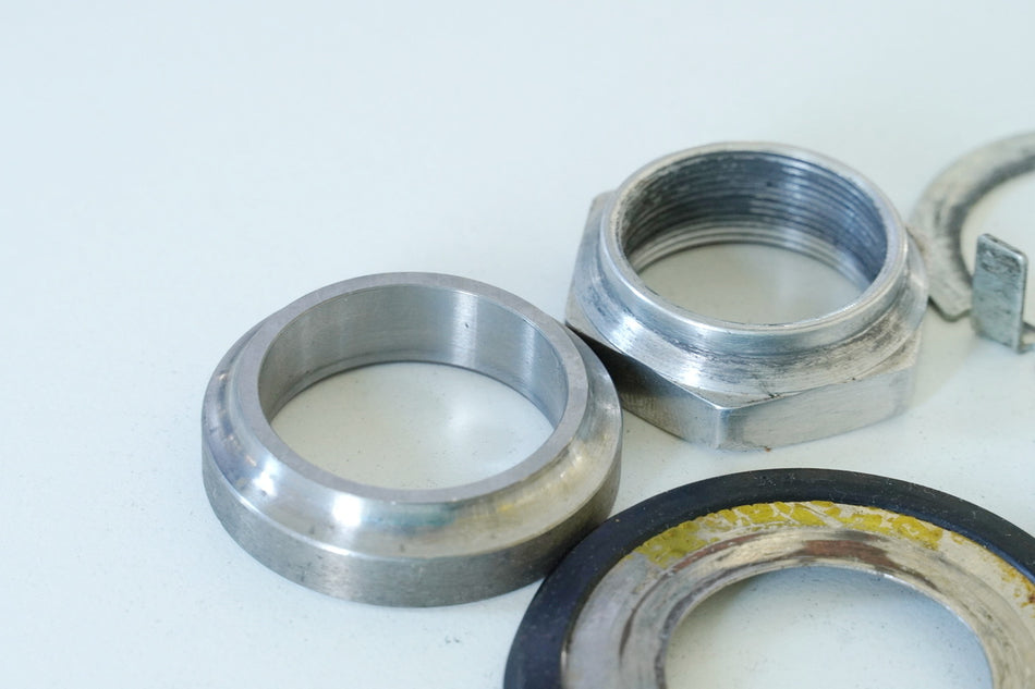 YAMAHA YZF R1 RN01 RN04 Mutter Sicherung Lenkkopf Gabelbrücke 98-01