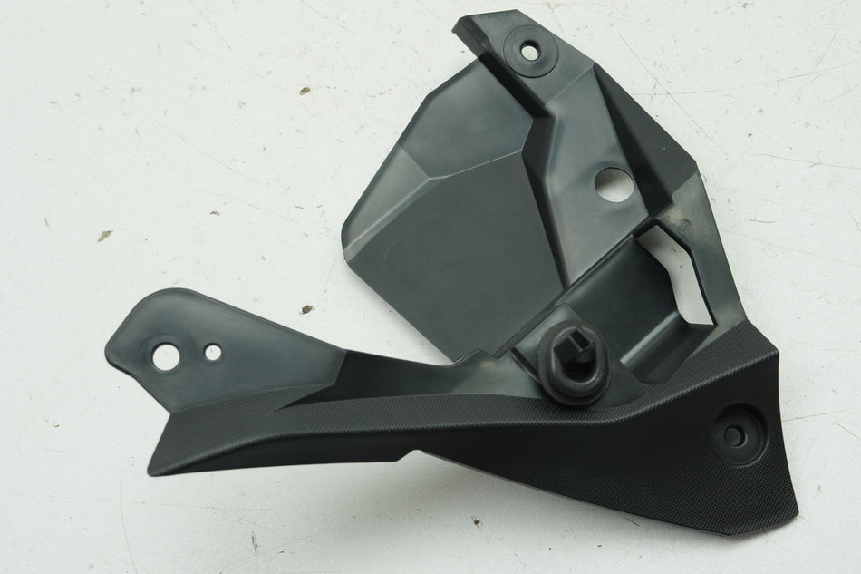 YAMAHA MT07 RM04 Verkleidung innen rechts Tank Deckel Abdeckung Tankverkleidung