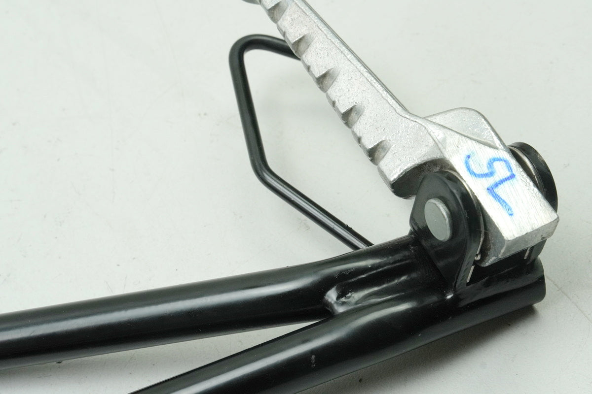 APRILIA RS 125 RS4 ZD4TW Fußrastenanlage Sozius links Halter Fußraste Träger