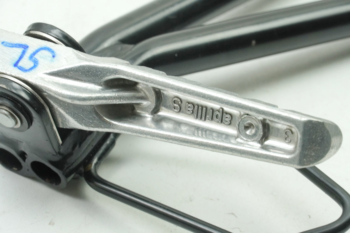 APRILIA RS 125 RS4 ZD4TW Fußrastenanlage Sozius links Halter Fußraste Träger