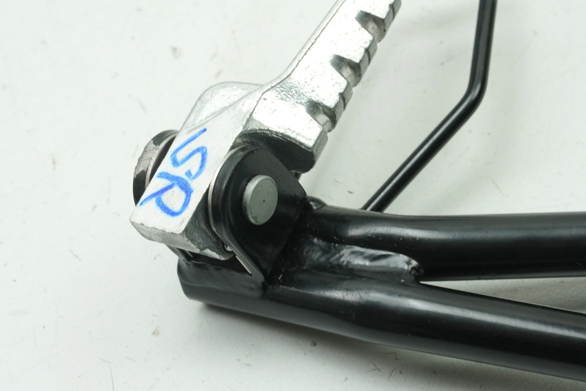 APRILIA RS 125 RS4 ZD4TW Fußrastenanlage Sozius rechts Halter Fußraste Träger