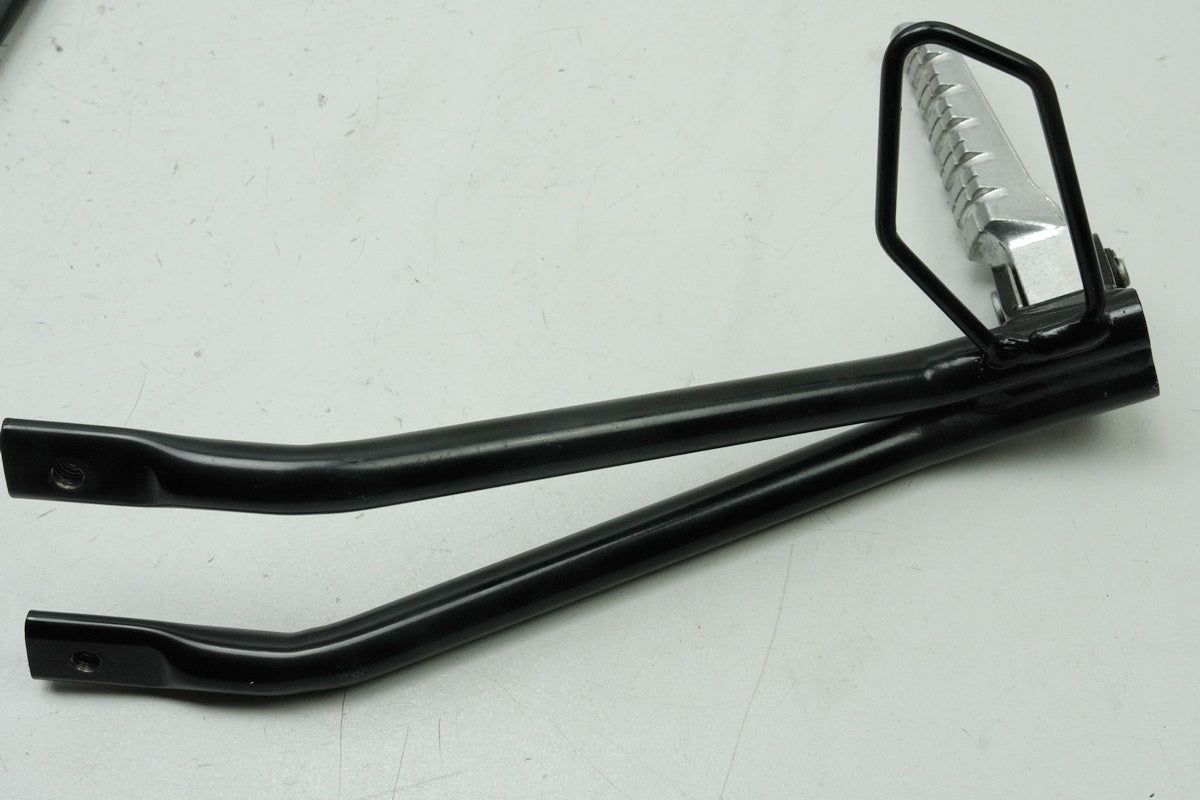 APRILIA RS 125 RS4 ZD4TW Fußrastenanlage Sozius rechts Halter Fußraste Träger