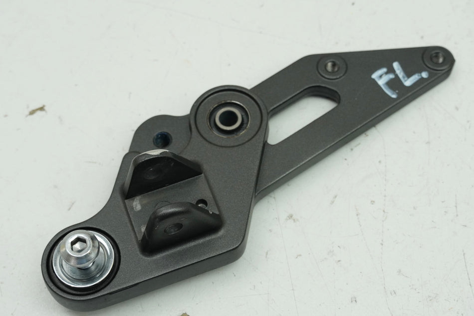 YAMAHA MT07 RM04 placa estribera izquierda conductor soporte estribera estribera