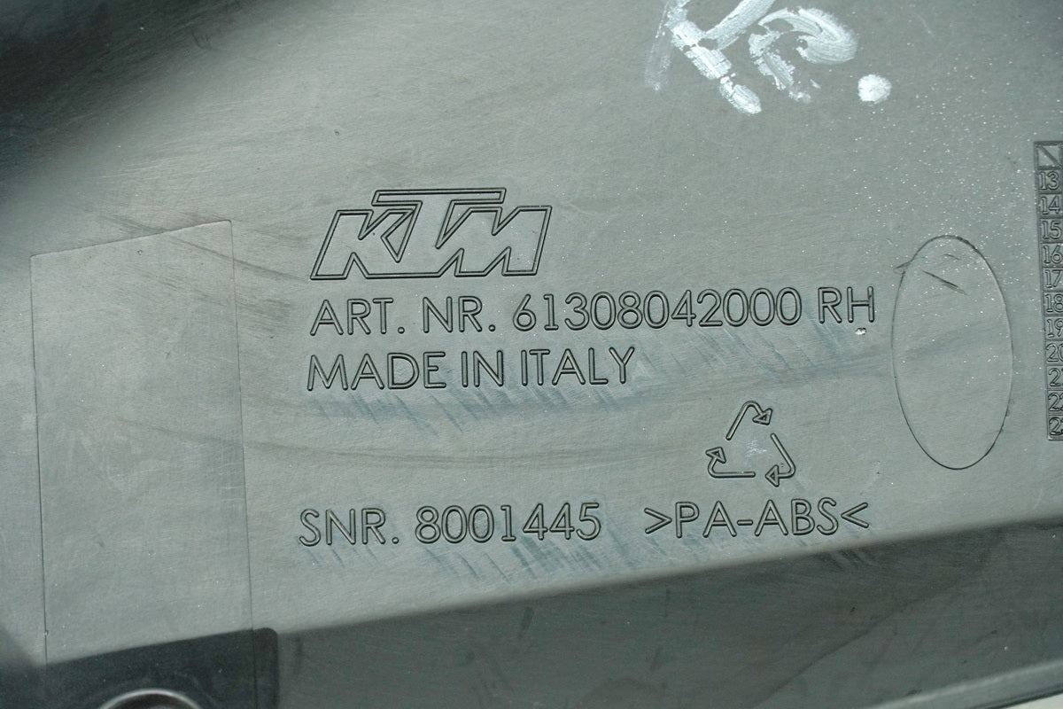 KTM 1290 SUPERDUKE R Heckverkleidung rechts Abdeckung Cover Verkleidung Heck