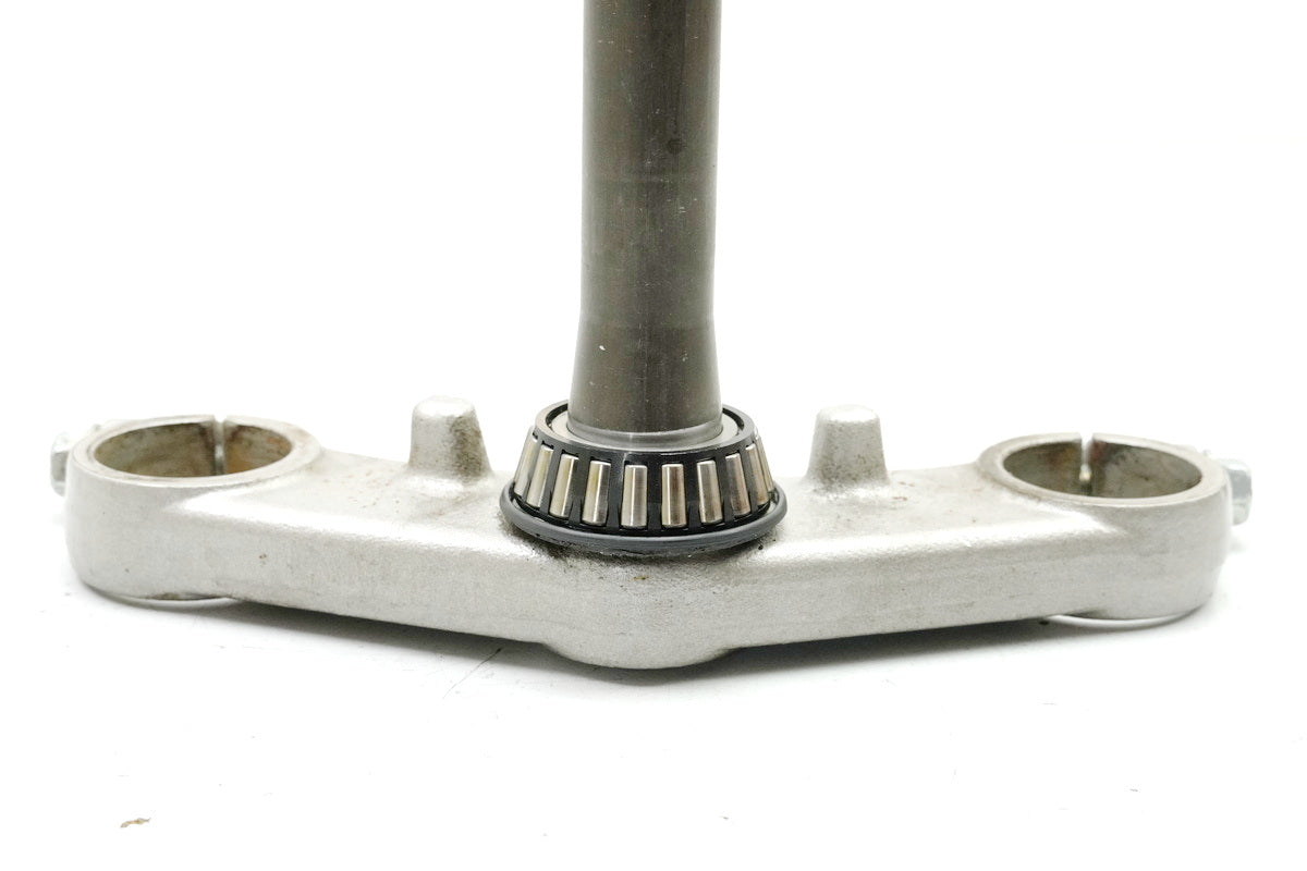 SUZUKI GSF 400 GK75B Bandit Lower Triple Clamp Fork