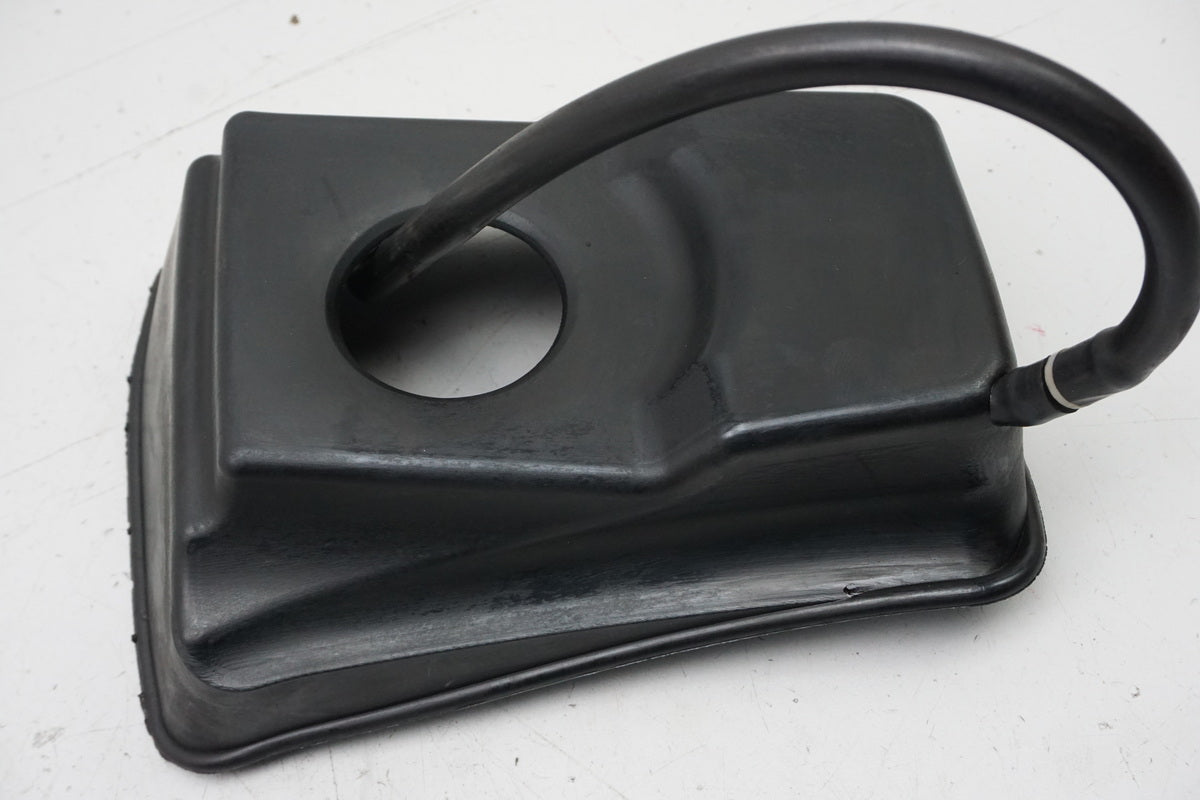SUZUKI UH 125 BP BURGMAN K2-K6 Fuel Filler Neck Overflow Cover Rubber Cap