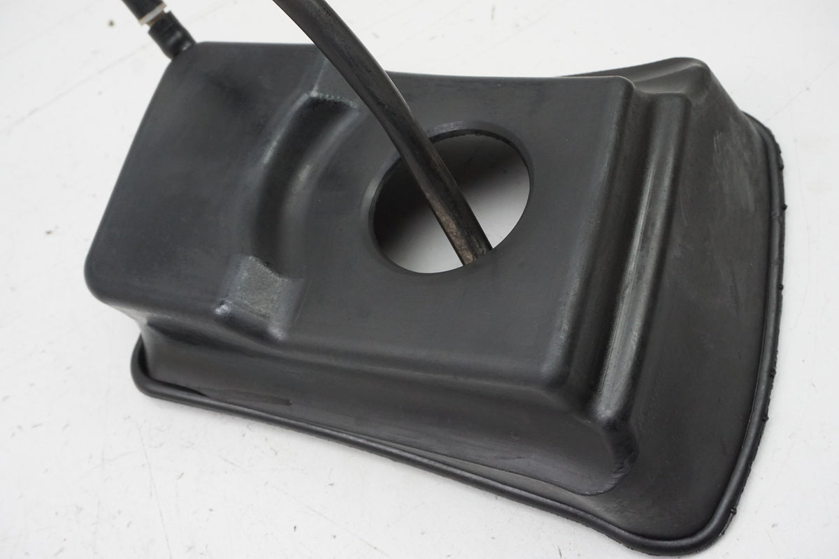 SUZUKI UH 125 BP BURGMAN K2-K6 Fuel Filler Neck Overflow Cover Rubber Cap