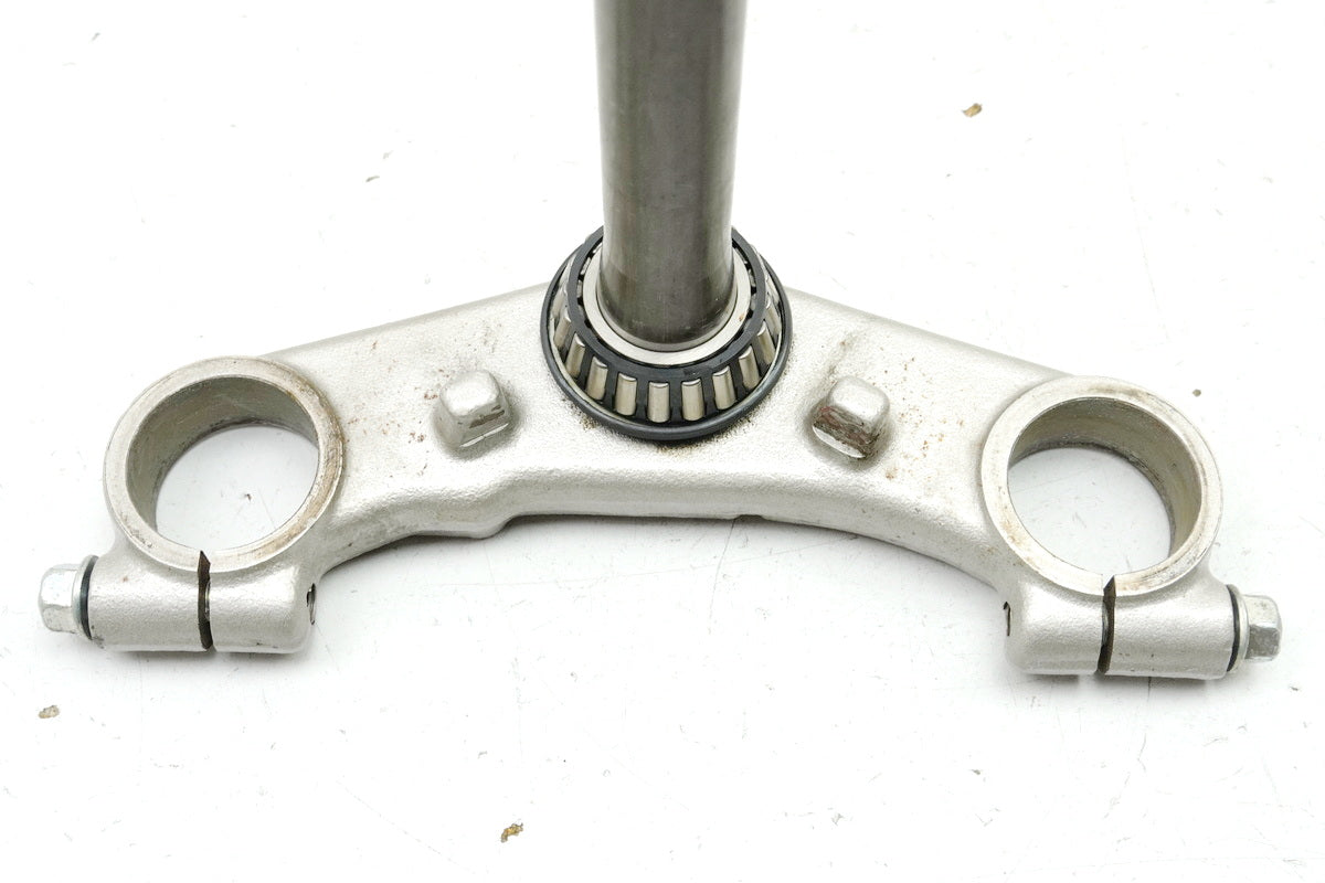 SUZUKI GSF 400 GK75B Bandit Lower Triple Clamp Fork