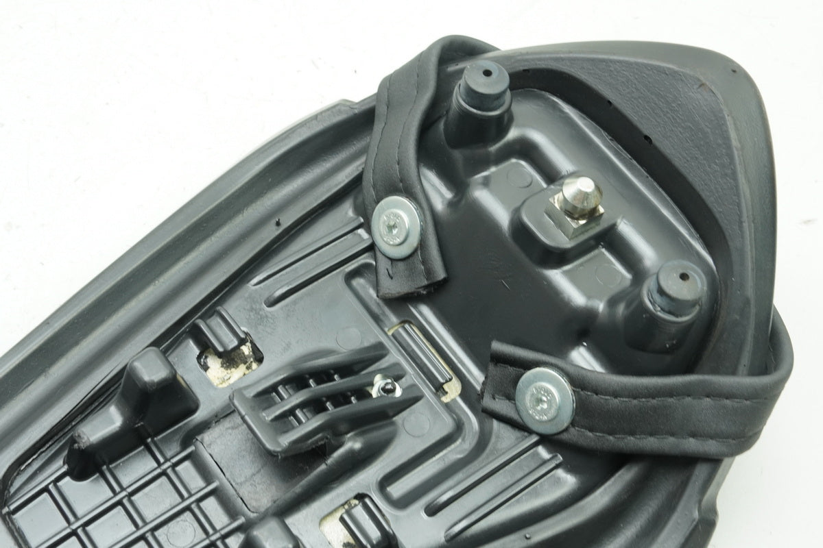 APRILIA RS 125 RS4 ZD4TW Soziussitz Sitz hinten Sitzbank original