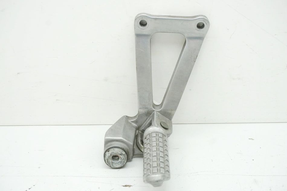 KAWASAKI ZR7 ZR750F Pletina estribera acompañante derecha Soporte estribera Soporte reposapiés