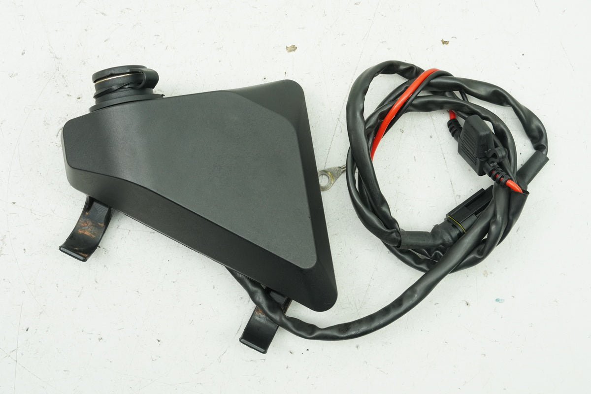 KTM 1290 SUPERDUKE Abdeckung Rahmen rechts Kniepad Cover Blende Bordsteckdose