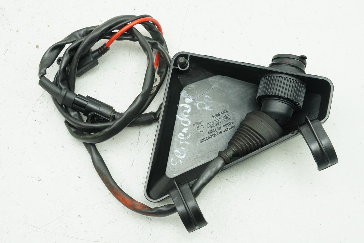 KTM 1290 SUPERDUKE Abdeckung Rahmen rechts Kniepad Cover Blende Bordsteckdose