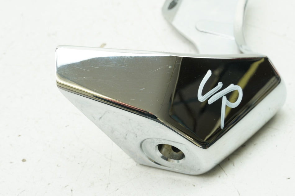 SUZUKI VZR 1800 INTRUDER M1800 Soporte intermitente delantero derecho Portaintermitente
