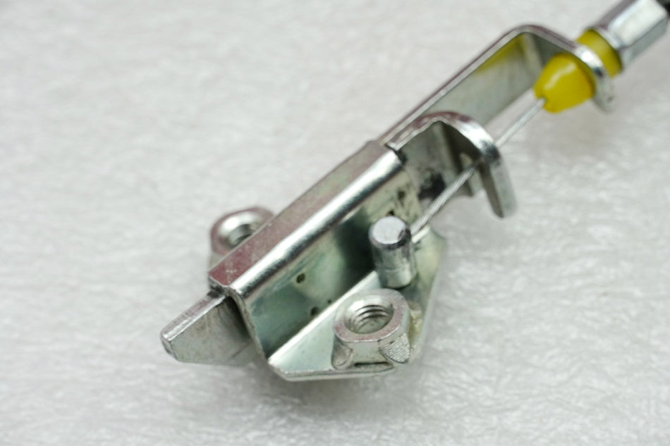 KAWASAKI ZX-10R ZXT00D Verschluß Soziussitz Verriegelung Seilzug Öffner 06-07