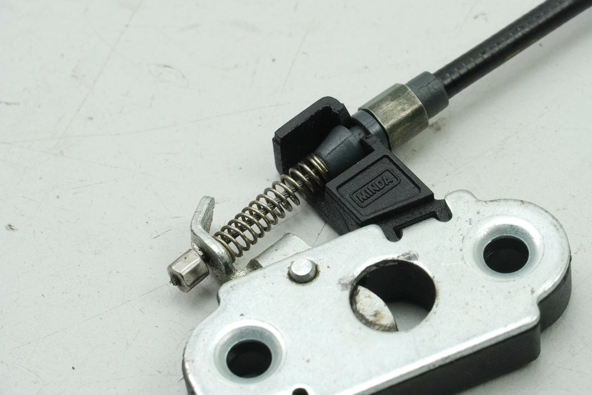 APRILIA RS 125 RS4 ZD4TW Passenger Seat Lock Cable Opener Latch Seat