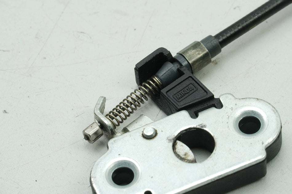 APRILIA RS 125 RS4 ZD4TW Verschluß Soziussitz Seilzug Öffner Verriegelung Sitz
