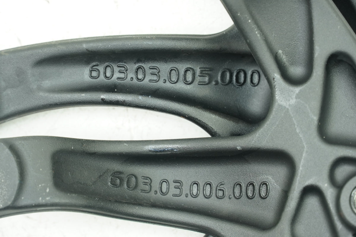 KTM 1290 SUPERDUKE Motorhalterung links rechts Halter Motor Halteplatte Schraube