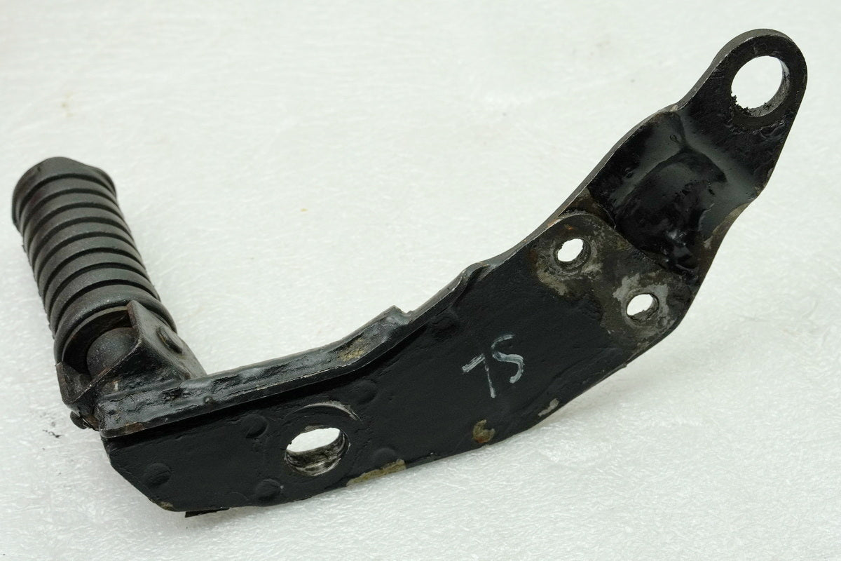 YAMAHA RD 250 1A2 Footrest Assembly Pillion Left Holder Footrest Footrest Plate