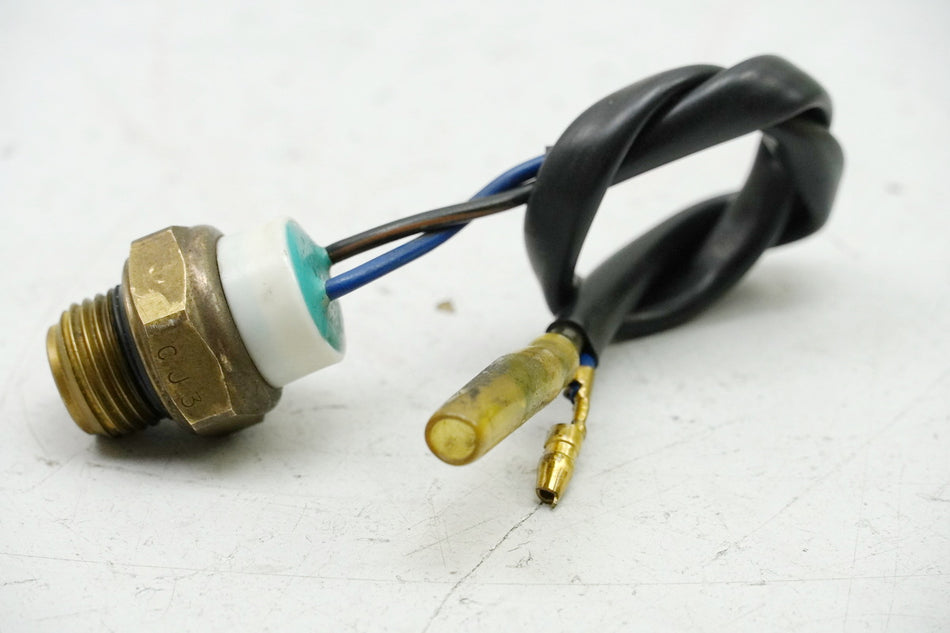 SUZUKI GSF 400 GK75B Bandit Termostato sensor de temperatura en la carcasa del termostato