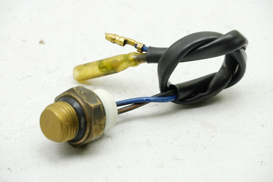 SUZUKI GSF 400 GK75B Bandit Termostato sensor de temperatura en la carcasa del termostato