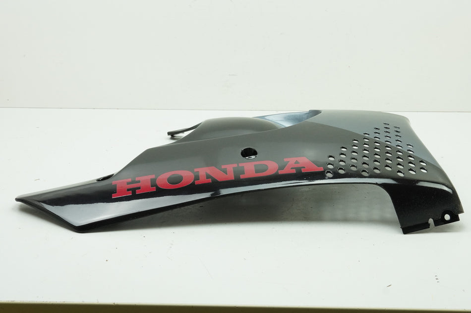 Honda CBR 900 SC28 Verkleidung Bug rechts unten Abdeckung Cover Bugspoiler 94-95
