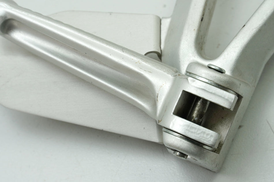 DUCATI 749 999 Reposapiés derecho de pasajero Soporte de reposapiés 82410811A