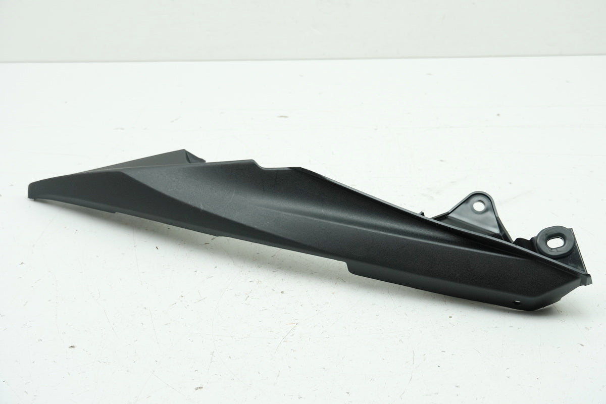 HONDA CB 125 F JC64 CARENADO TRASERO DERECHO INFERIOR CUBIERTA TAPA CARENADO