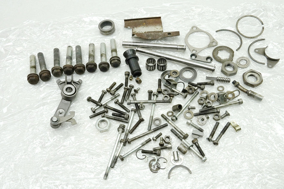 YAMAHA RD 250 1A2 Tornillos Tuercas Piezas pequeñas (para Motor Tapa del motor)