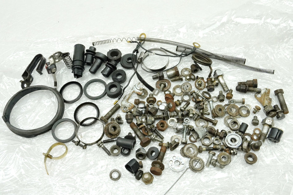 YAMAHA RD 250 1A2 Tornillos Tuercas Pequeñas piezas (para chasis carenado)