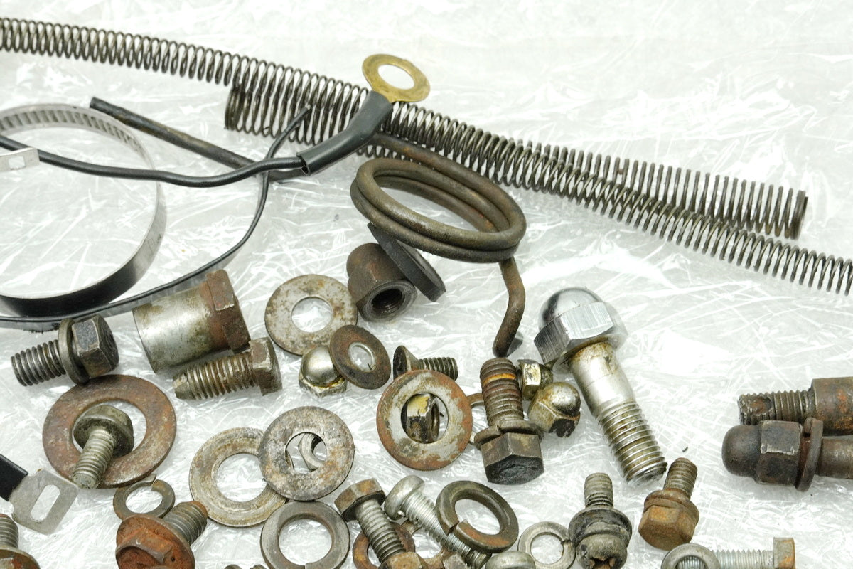 YAMAHA RD 250 1A2 Screws Nuts Small Parts (for Frame Fairing)