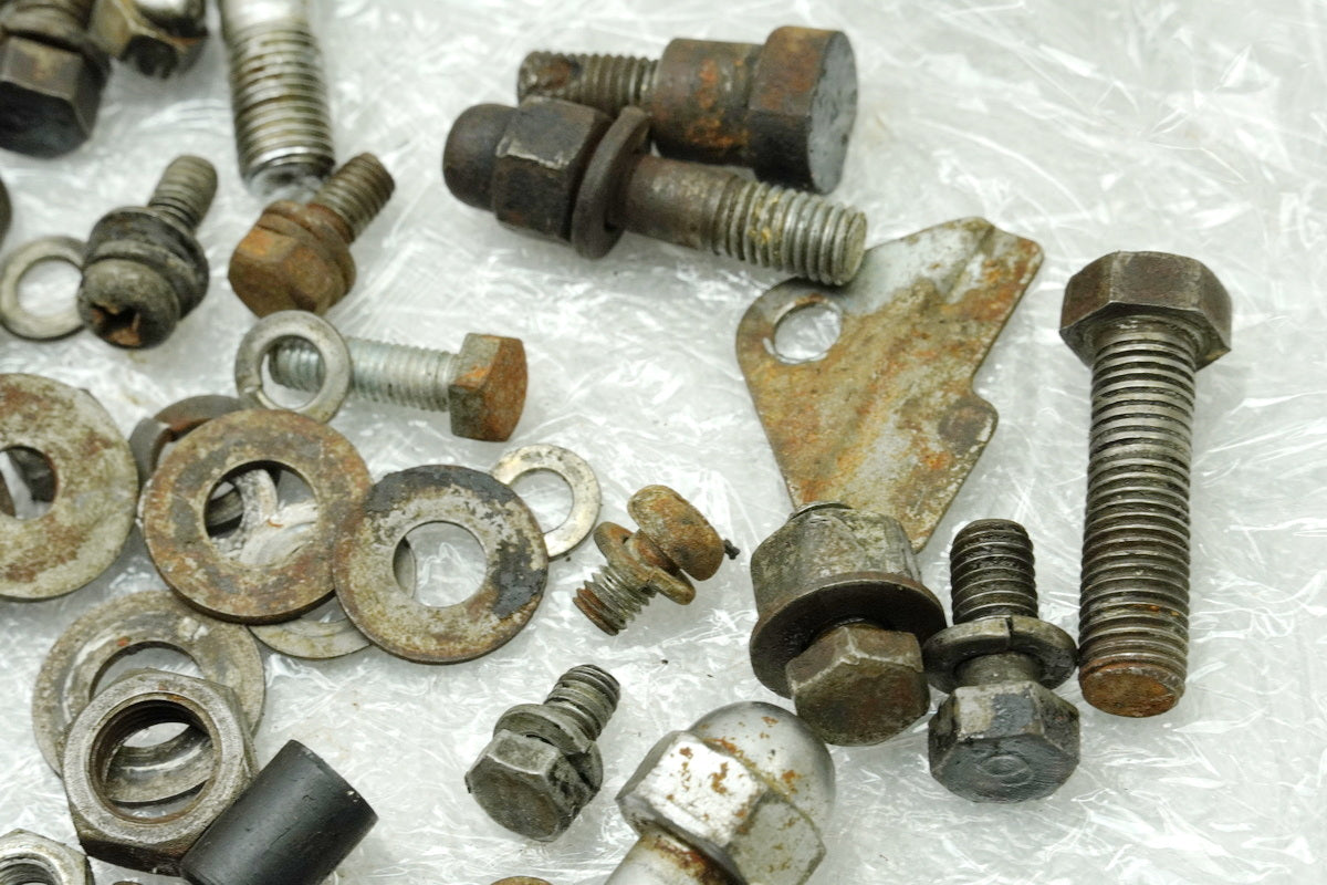 YAMAHA RD 250 1A2 Screws Nuts Small Parts (for Frame Fairing)